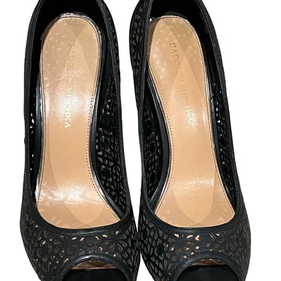 Badgley Mischka Leather Lasercut Accents Black Pumps Size 8.5 M - Picture 4 of 16
